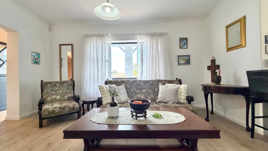 3 Bedroom Property for Sale in Heuningkloof Western Cape